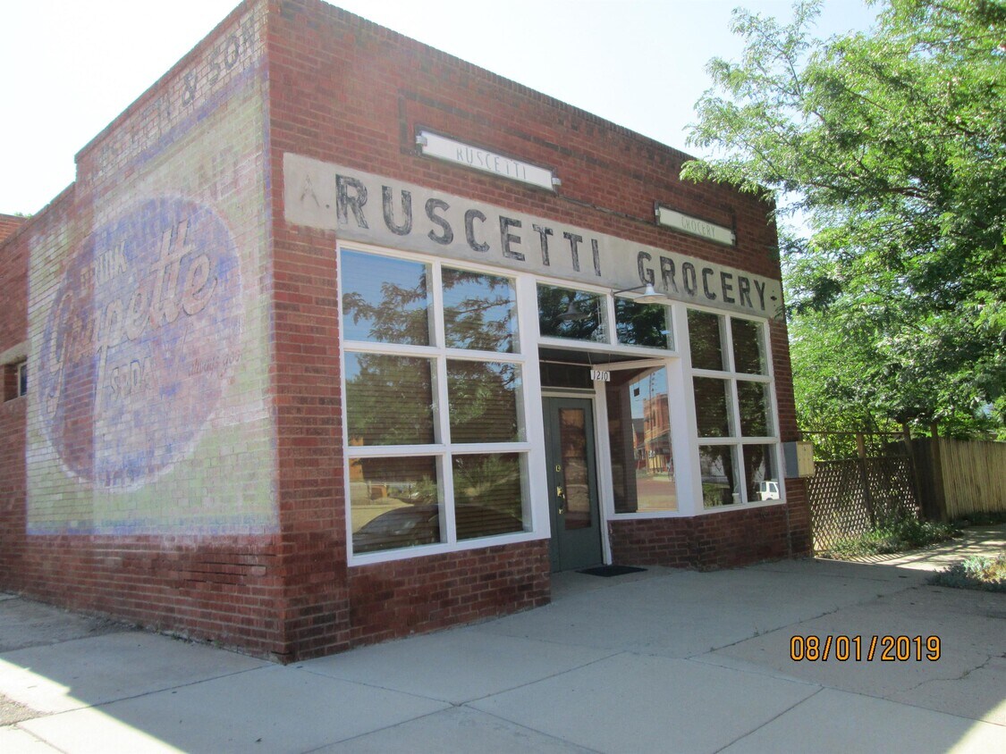 Primary Photo - 1210 San Pedro Ave