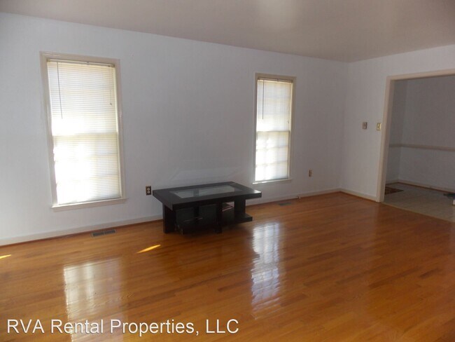 Building Photo - 4 br, 2.5 bath House - 3804 Voyager Drive