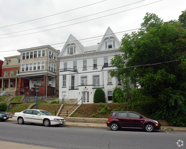 Building Photo - 133-135 Summit Ave