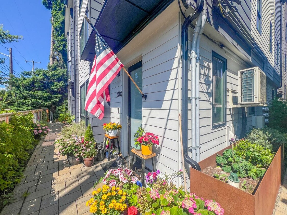 Foto principal - 3bd/2ba Seattle Townhome