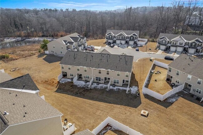 Foto del edificio - 559 Brasstown Ct