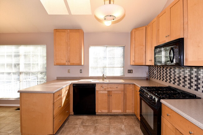 Building Photo - 6803 Woodstone Pl