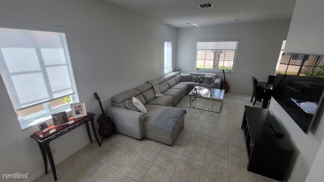 Building Photo - 3 br, 2.5 bath House - 2345 Spanish Wls