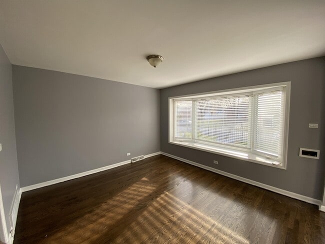 Building Photo - 9023 S Dobson Ave
