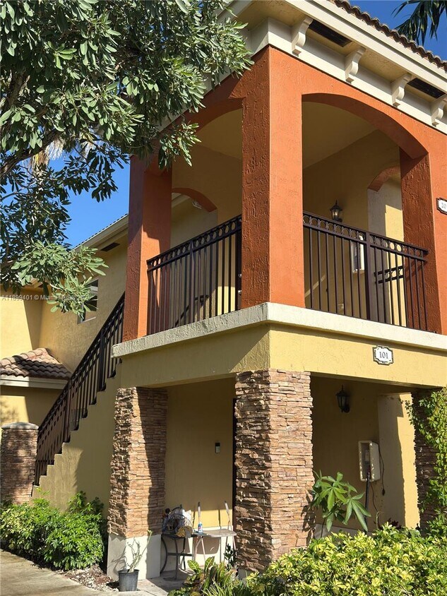 Foto principal - 930 NE 34th Ave