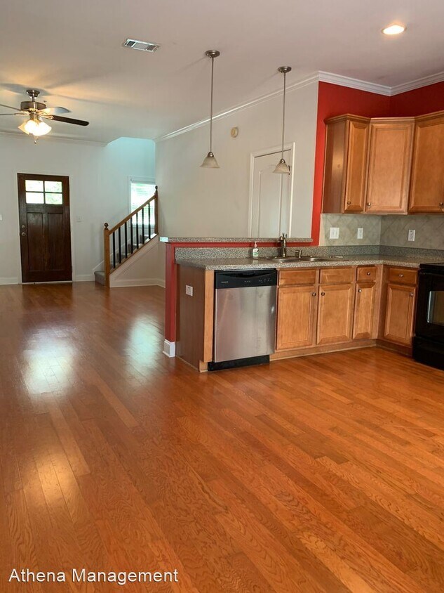 Primary Photo - 2 br, 2.5 bath House - 212 Center Park Lane