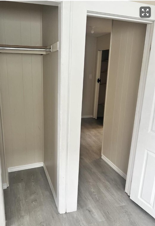 Photo du bâtiment - Spacious 3 Bed / 1 Bath House | $2249/month