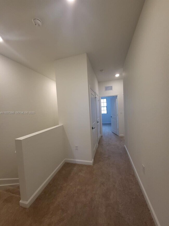 Foto del edificio - 1137 SW 6th Ct