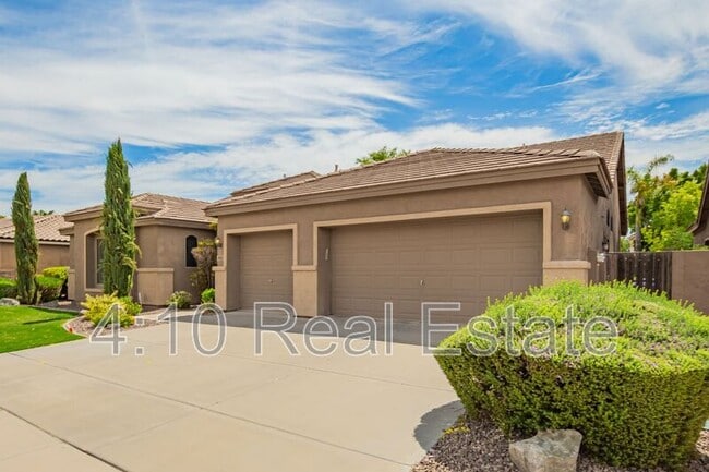 Building Photo - 463 W Canary Way