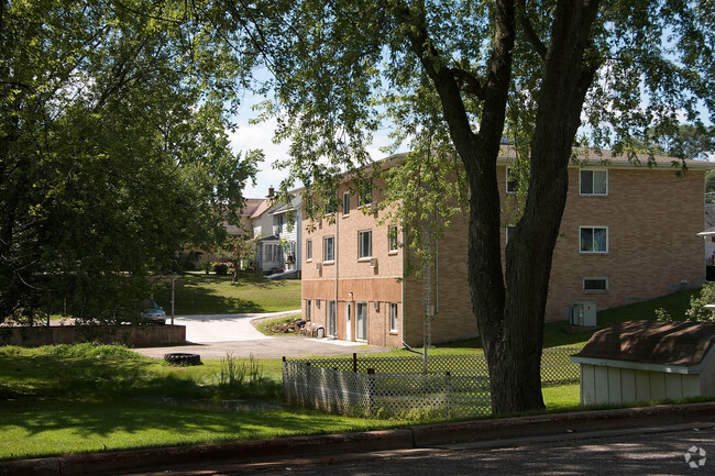 Building Photo - 204 S Main St