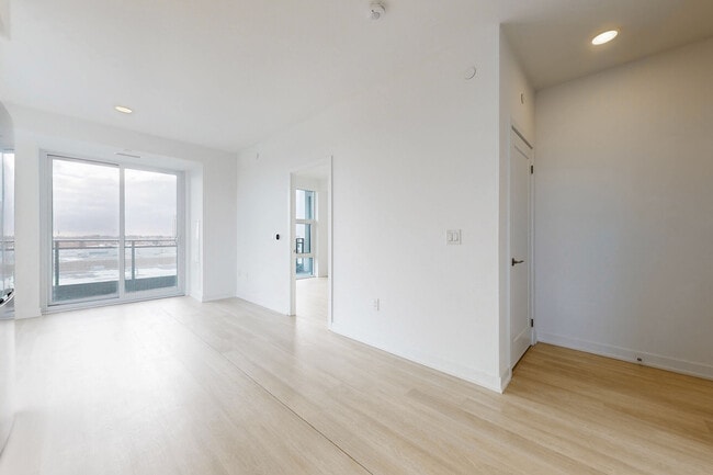 Photo du bâtiment - 9751 Markham Rd