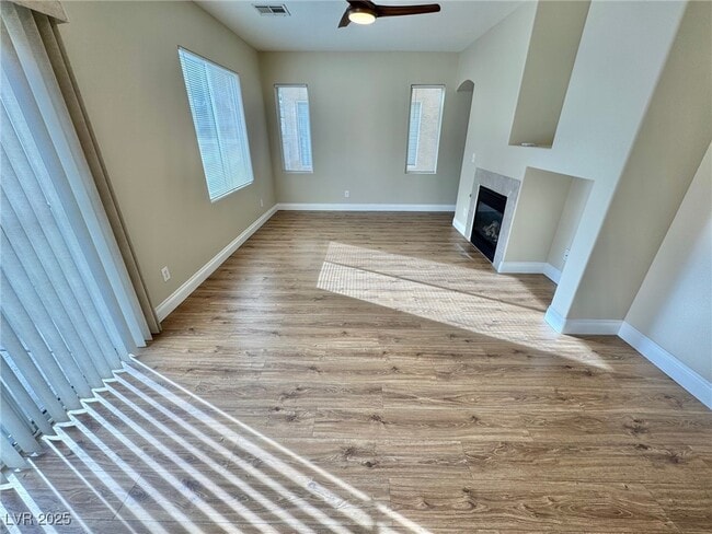 Building Photo - 10992 Scotch Rose St