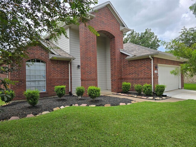 Building Photo - 1820 Branch Hill Dr
