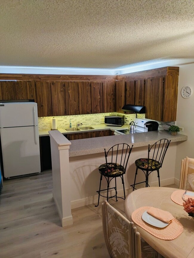 Building Photo - 2/2.5 Stuart Townhome near Intracoastal