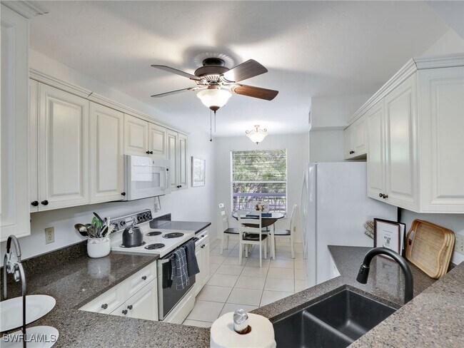 Building Photo - 360 Horse Creek Dr