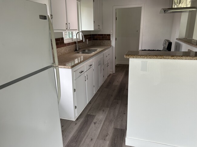 Building Photo - 281 Stanton St