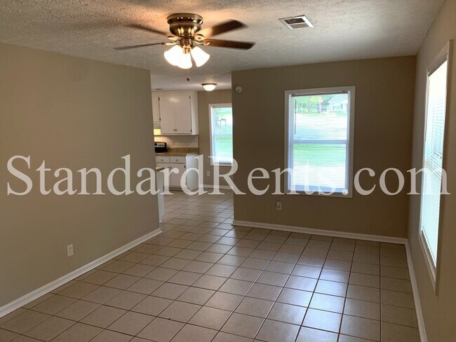 Foto del edificio - 2294 San Fernando Pl