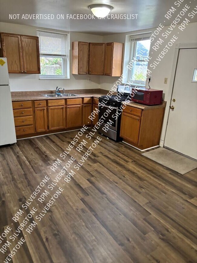 Building Photo - 13681 McKinley-