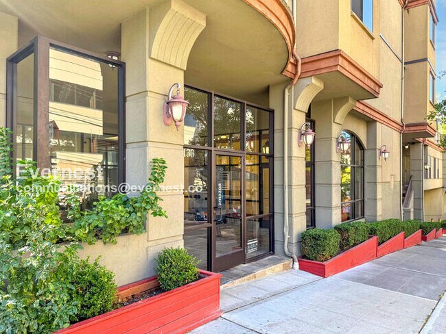 Foto del edificio - 133 Queen Anne Ave N