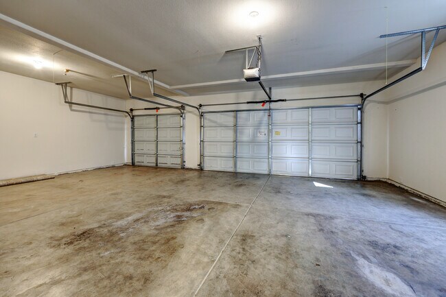 Building Photo - 1599 E La Quinta Dr