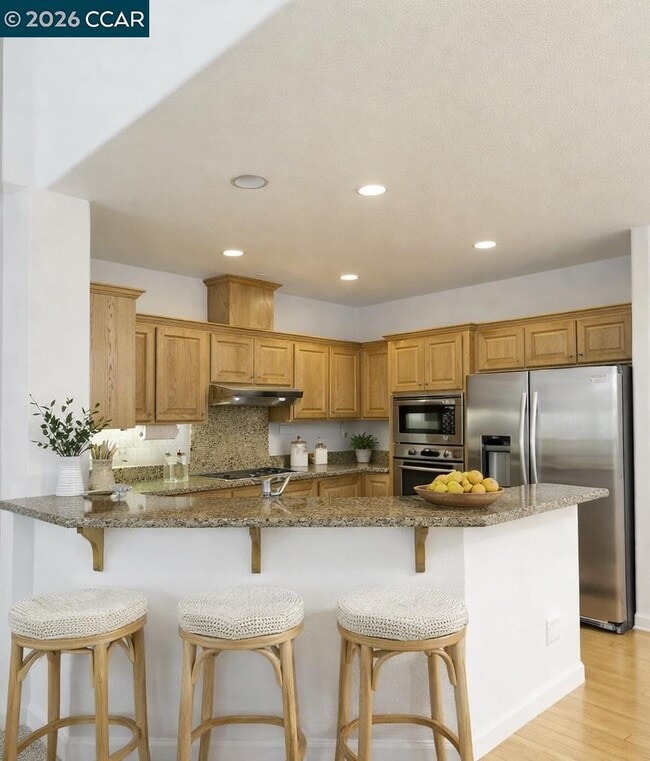 Building Photo - 350 Caroni St