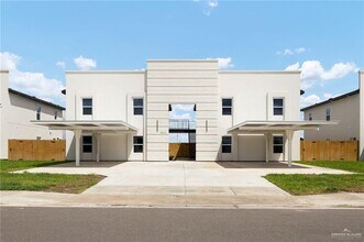 Building Photo - 4512 Larkspur Ave