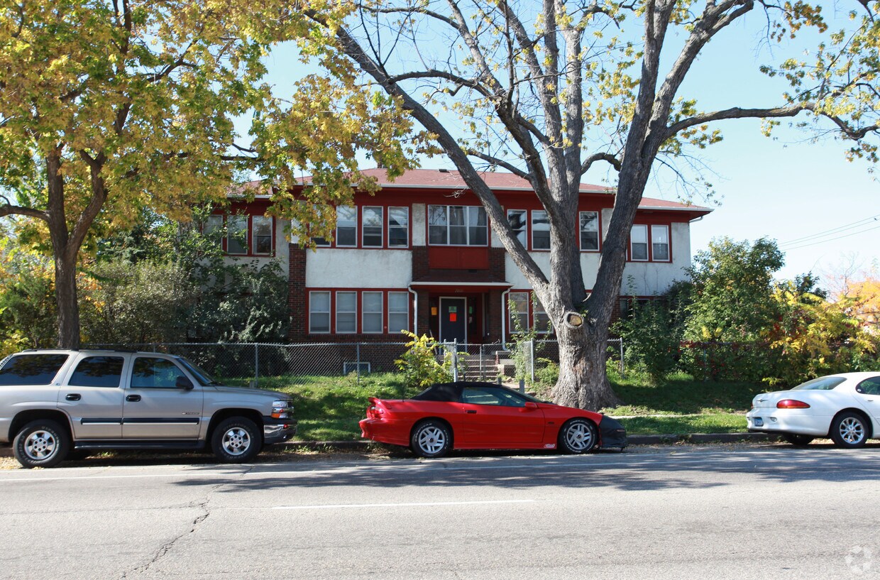 Building Photo - 2800 Park Ave