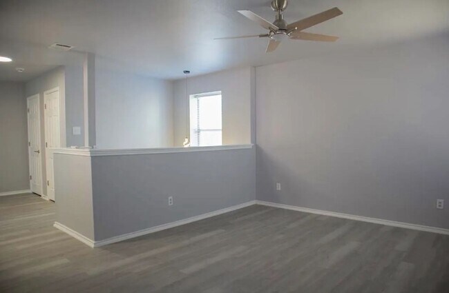 Foto del edificio - 9135 Granite Woods