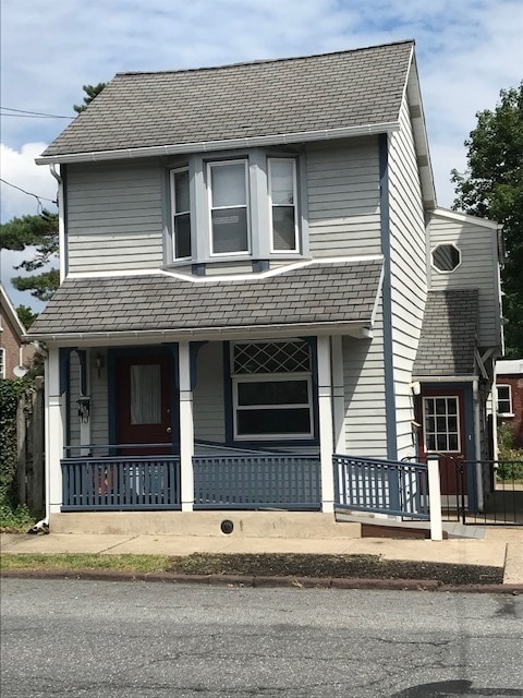 Building Photo - 536 Linden St