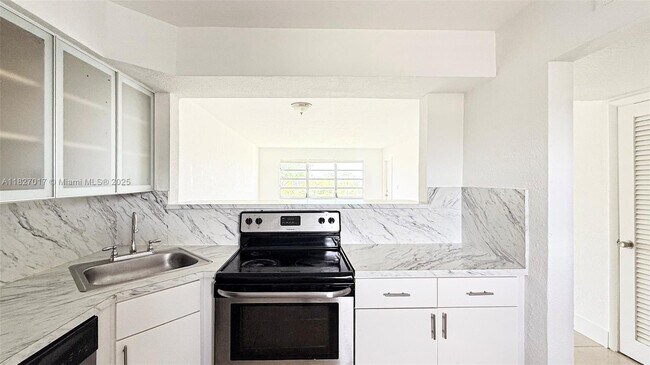 Foto del edificio - 1450 NE 191st St