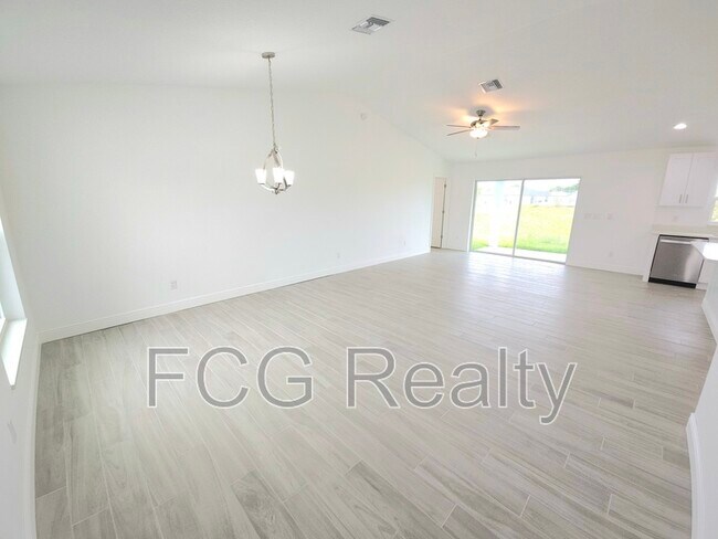 Building Photo - 135 Juniper Cir