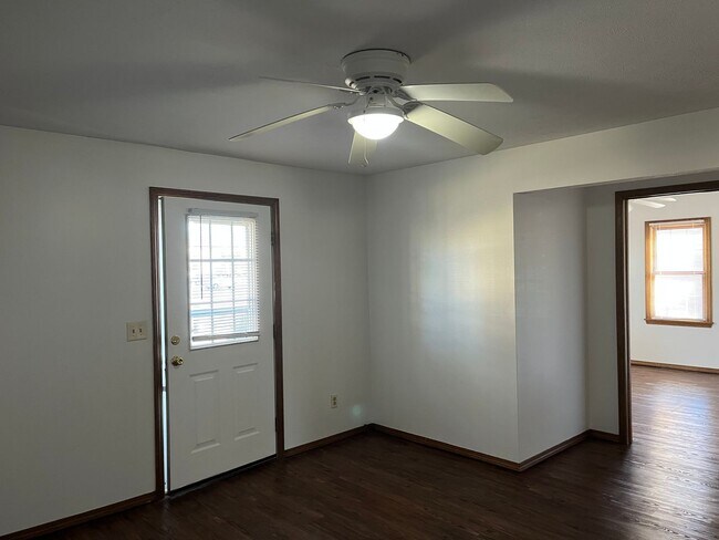 Building Photo - 2507 Ingram Mill A/B