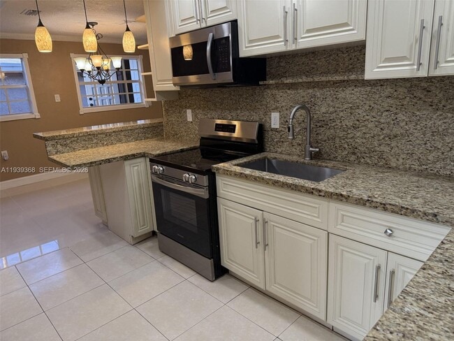 Foto del edificio - 8071 SW 24th Pl