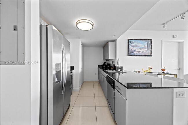 Foto del edificio - 1861 NW S River Dr