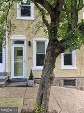 Building Photo - 223 Gates St