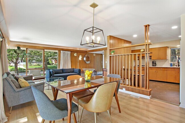 Foto del edificio - 435 Lynn Terrace