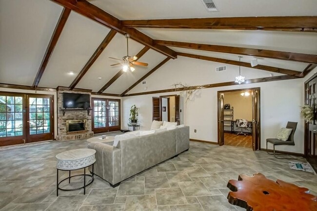 Building Photo - 131 Kingston Dr