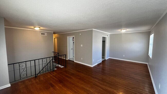 Foto del edificio - 2547 Courtney Dr