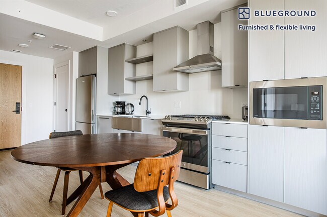 Foto del edificio - 3030 Potomac Ave
