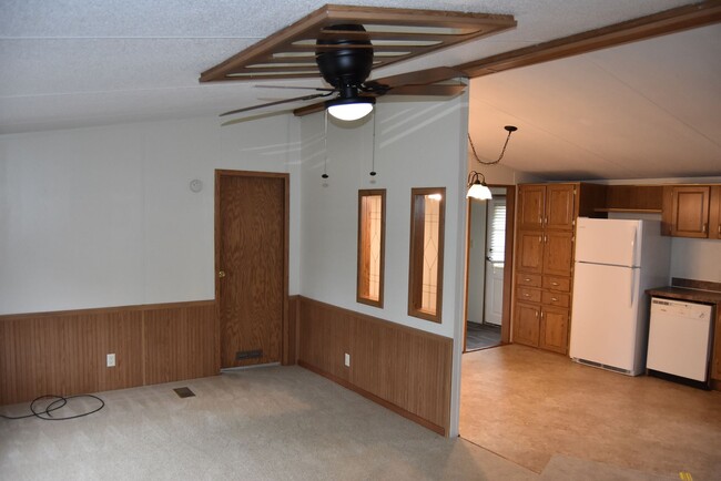 Building Photo - Mobile Home