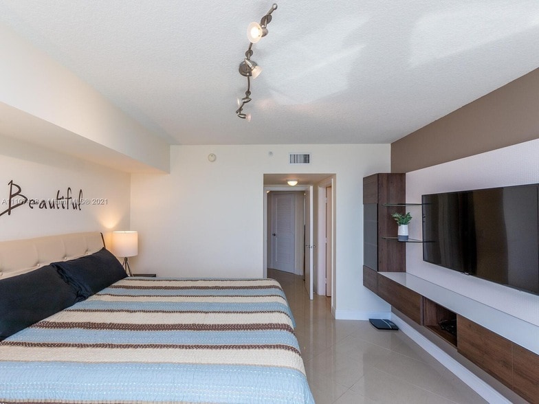 Photo - 16699 Collins Ave Unit 1709