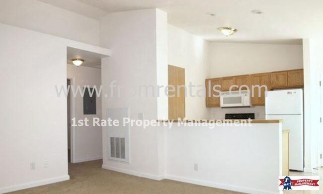 Building Photo - Wonderful 3bedroom 2bath Upstairs Apartment