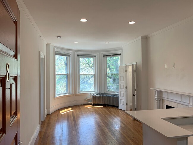 Building Photo - 349 Commonwealth Ave