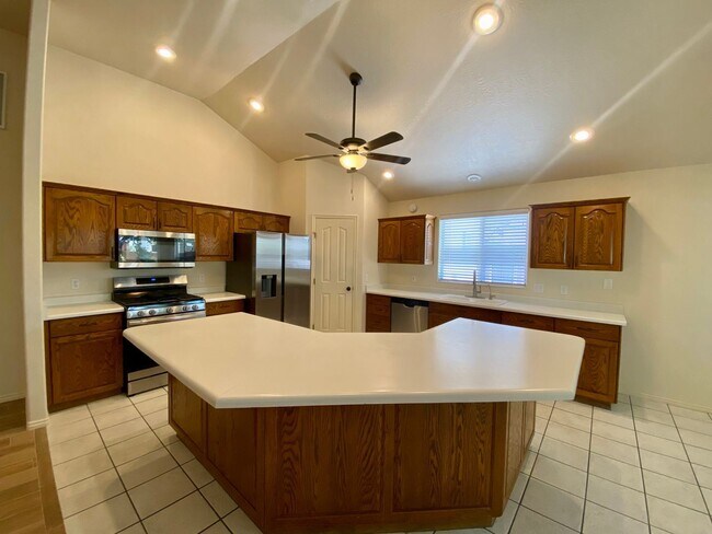 Foto del edificio - 3 br, 2 bath House - 3668 South 1470 West