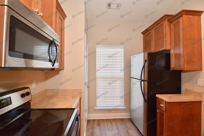 Building Photo - $1,350 - 2 Bed/2 Bath House for rent in Gr...