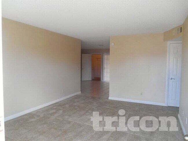 Foto del edificio - 411 N Criss St