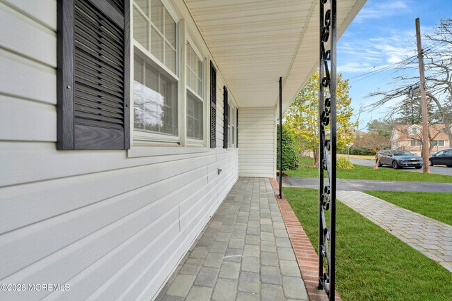 Foto del edificio - 429 Lake Ave