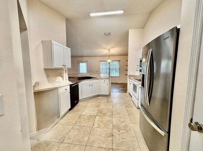 Building Photo - 12 Regency Dr