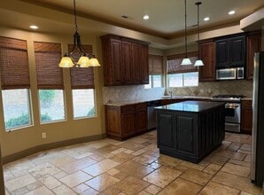Building Photo - 1854 Stonebridge Dr