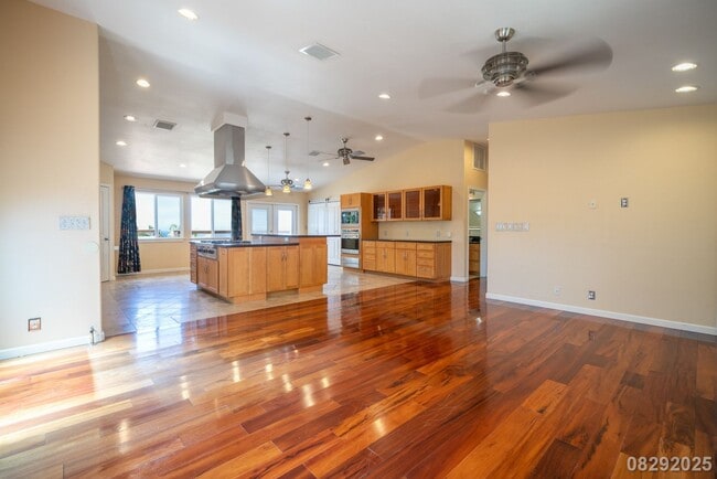 Foto del edificio - 3 Bedroom 3 Bathroom pet negotiable SFH in...
